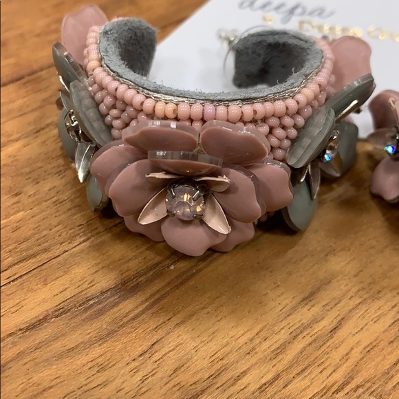 DEEPA GURNANI HAND MADE GRAYCE HOOP EARRINGS - Picture 6 of 14